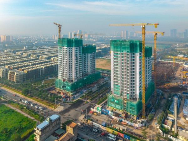 The Global City hoàn thiện tiện ích và hạ tầng tăng tốc từng ngày, mới đây nhất đường Liên Phường xuyên tâm khu đô thị đã thông xe 2 chiều và phân khu cao tầng đầu tiên Masteri Grand View chính thức cất nóc. Ảnh: Masteri Park Place.